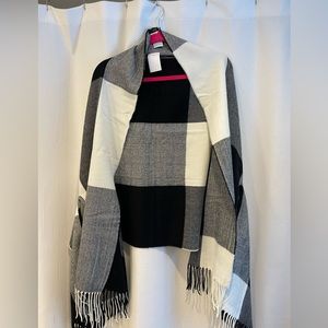 J Crew wrap. Black & white check. Nwt. One size.